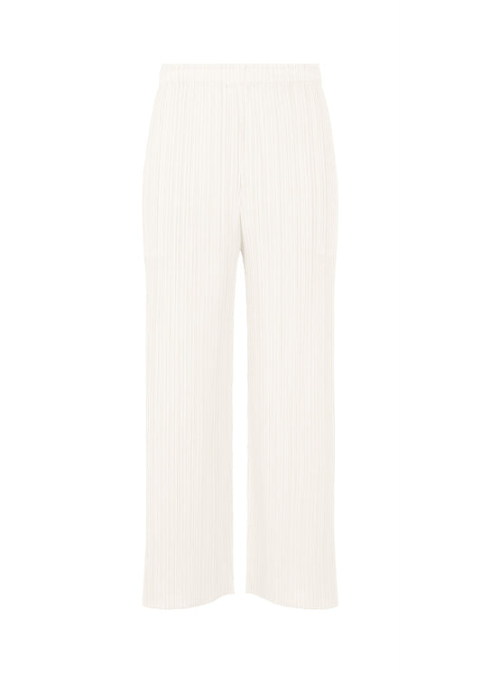 A product shot of the PLEATS PLEASE ISSEY MIYAKE MONTHLY COLORS FEBRUARY prêt à porter in white (01).