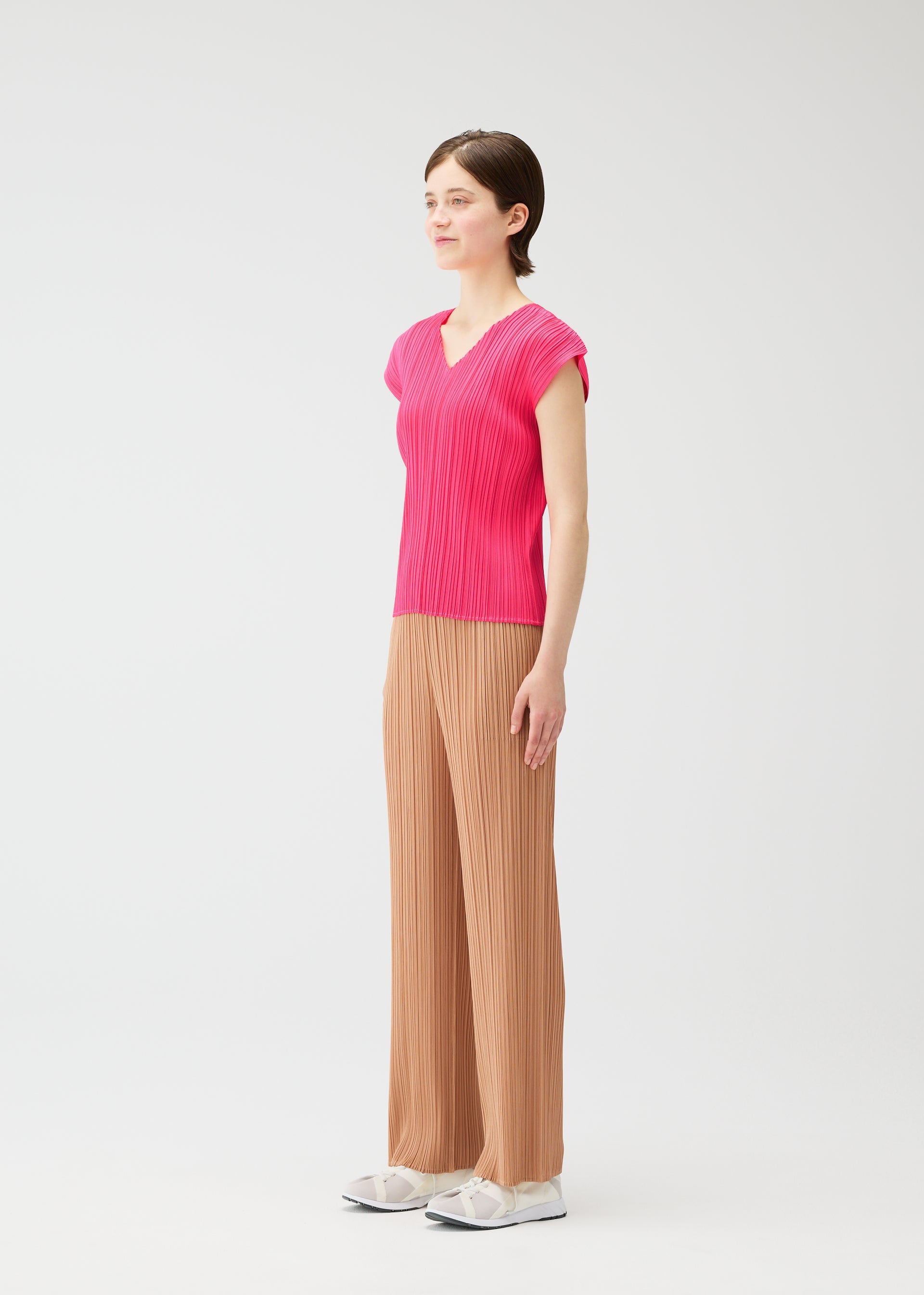 MONTHLY COLORS : JUNE Trousers Charcoal – ISSEY MIYAKE EU