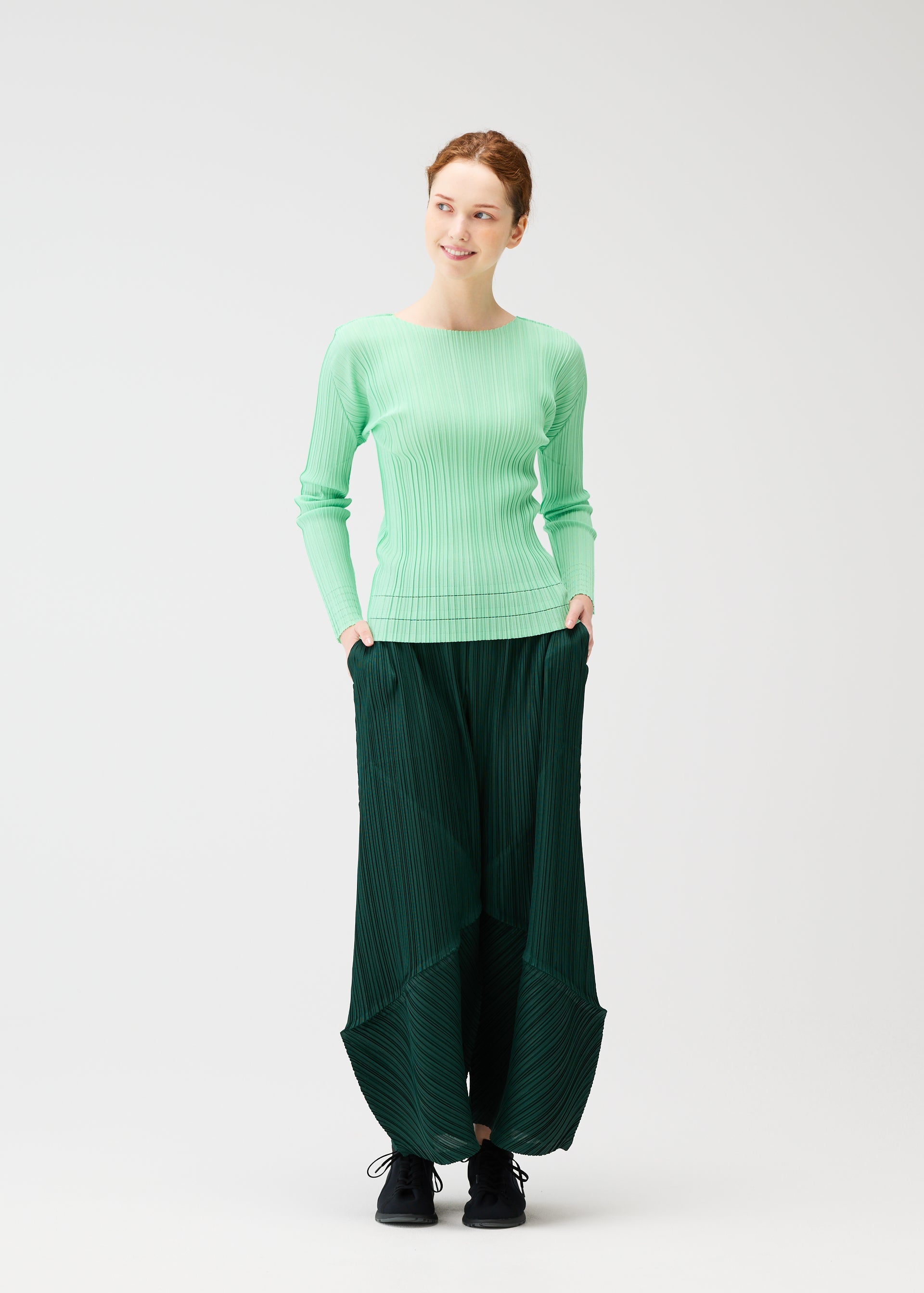 THICKER BOTTOMS 2 Trousers Dark Green – ISSEY MIYAKE EU