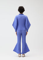 A model wears the PLEATS PLEASE ISSEY MIYAKE SKYLINE prêt à porter.