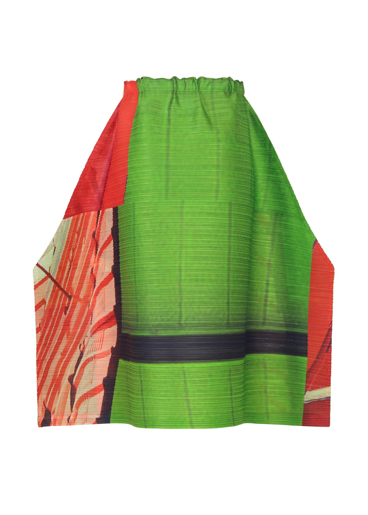 A detail shot of the PLEATS PLEASE ISSEY MIYAKE CITY COLLAGE prêt à porter.