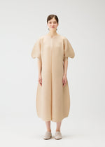 A model wears the PLEATS PLEASE ISSEY MIYAKE COAST pp66jh4644305.