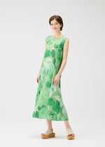 A model wears the Pleats Please Issey Miyake FOGGY FOREST prêt à porter.