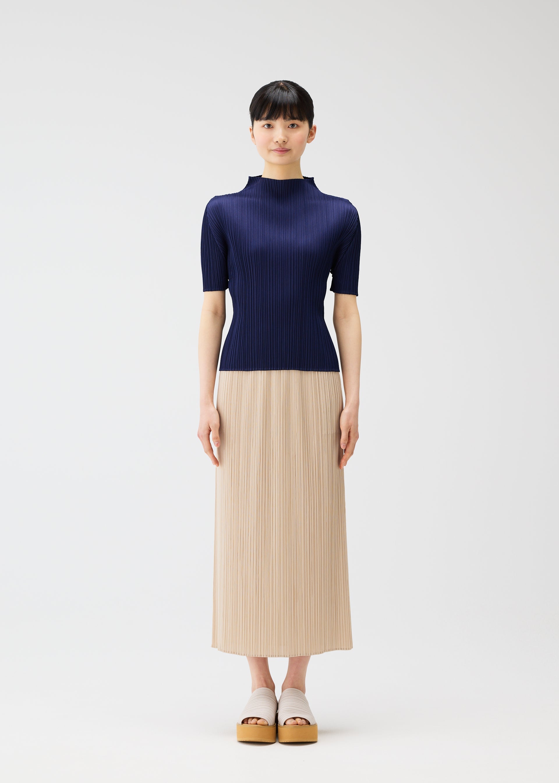 MONTHLY COLORS : MAY Top Turquoise Green – ISSEY MIYAKE EU