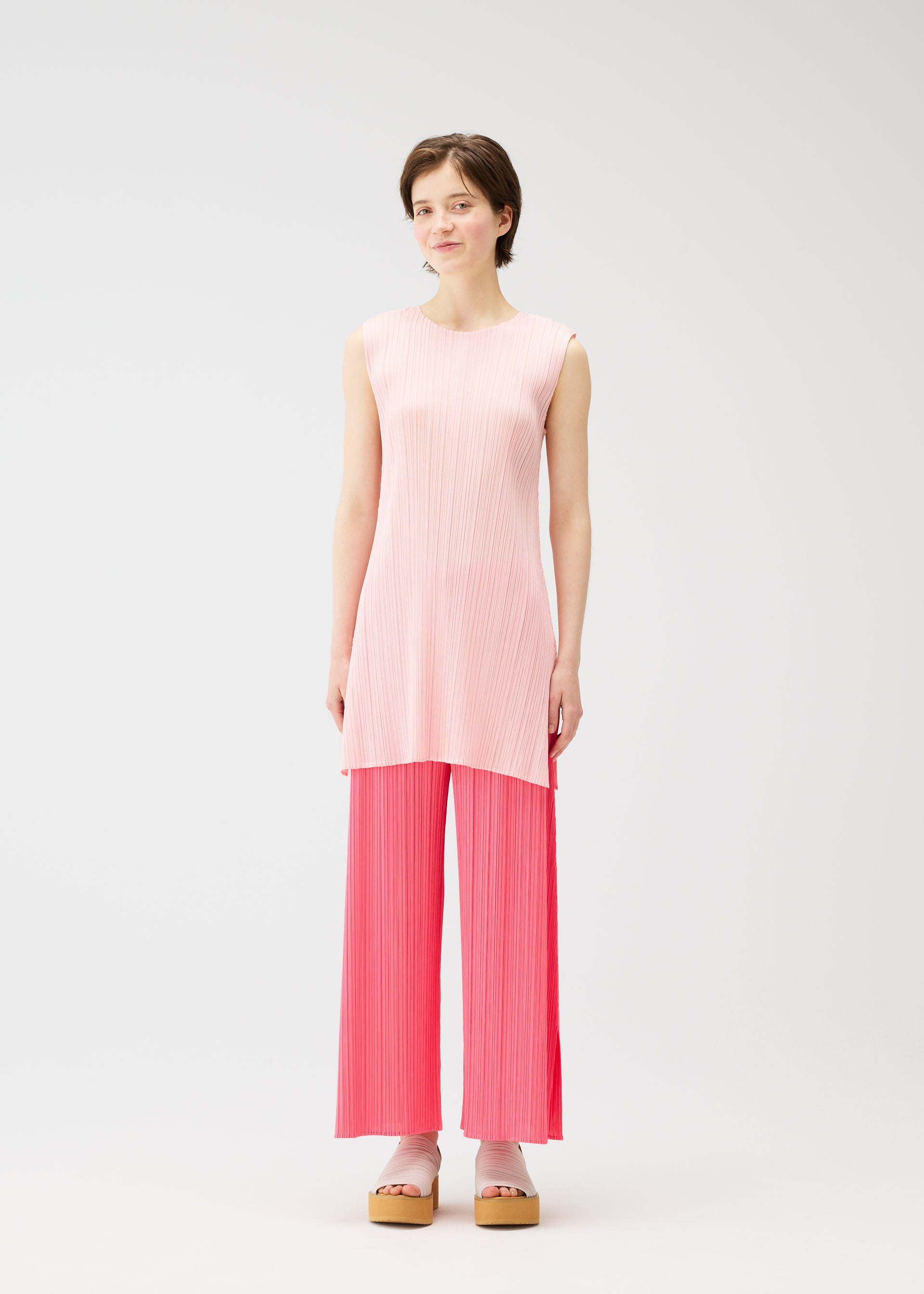 チュニック PLEATS PLEASE MONTHLY MARCH LIGHT PINK 3 MONTHLY COLORS : MARCH – ISSEY MIYAKE EU