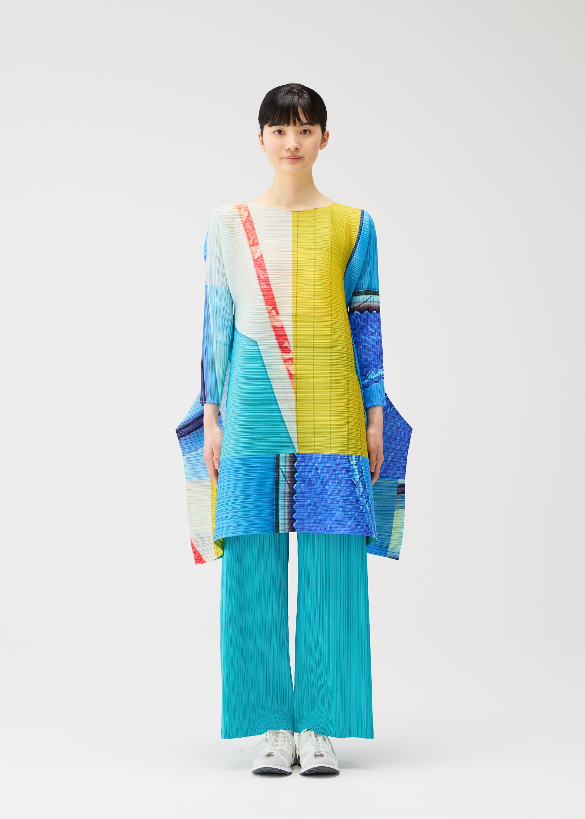 ISSEY MIYAKE カラフル シルク ジャケット CITY COLLAGE Tunic Red x Green – ISSEY MIYAKE EU