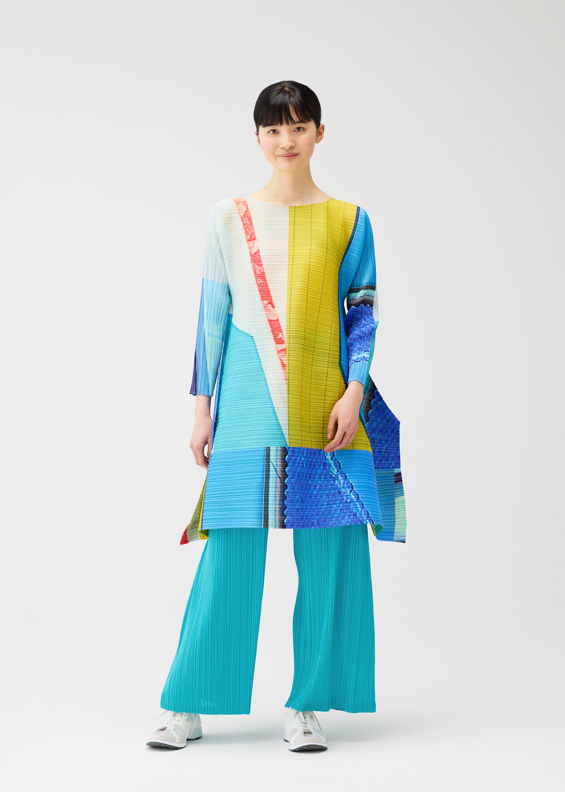 CITY COLLAGE Tunic Red x Green – ISSEY MIYAKE EU