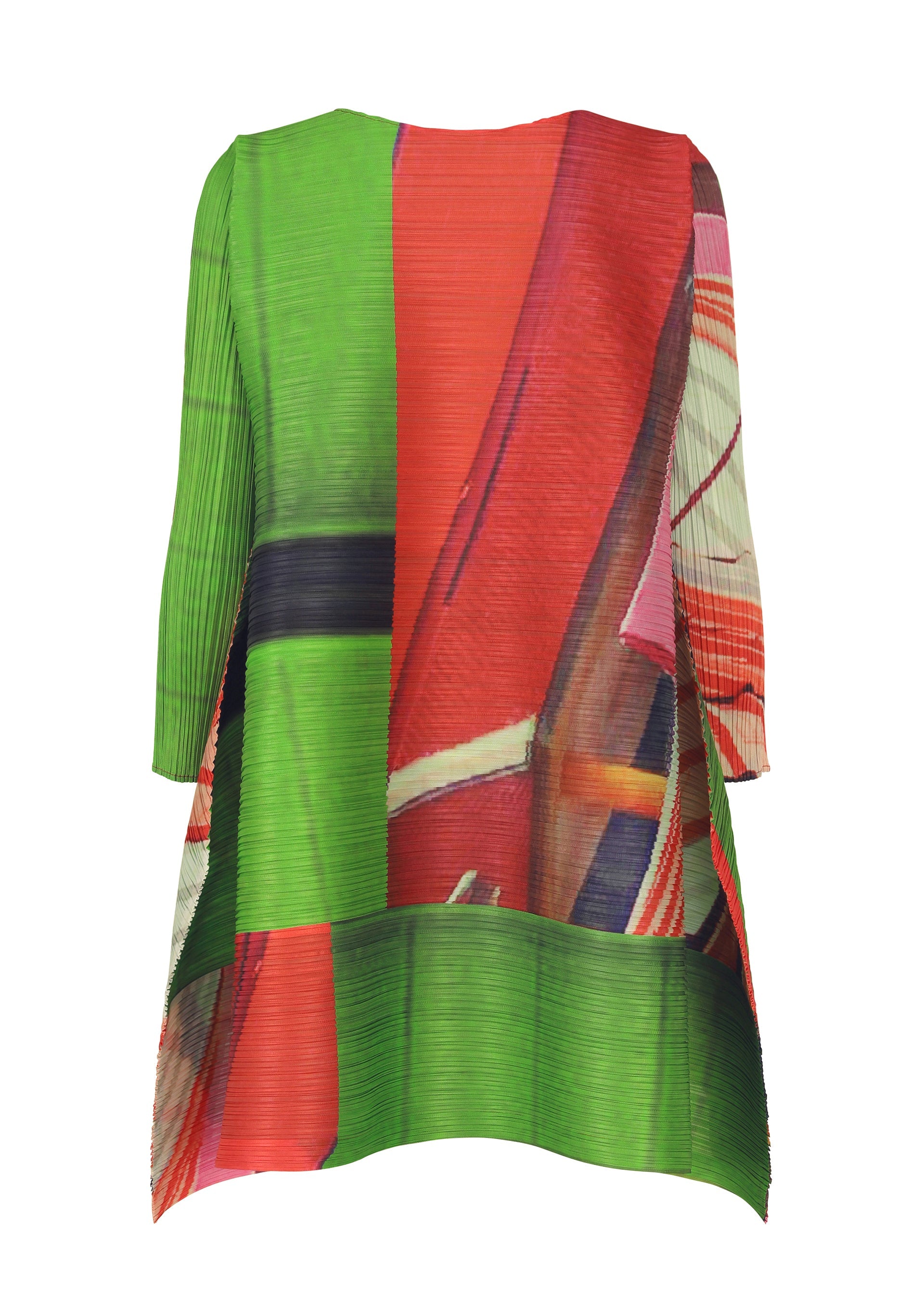 A detail shot of the PLEATS PLEASE ISSEY MIYAKE CITY COLLAGE prêt à porter.