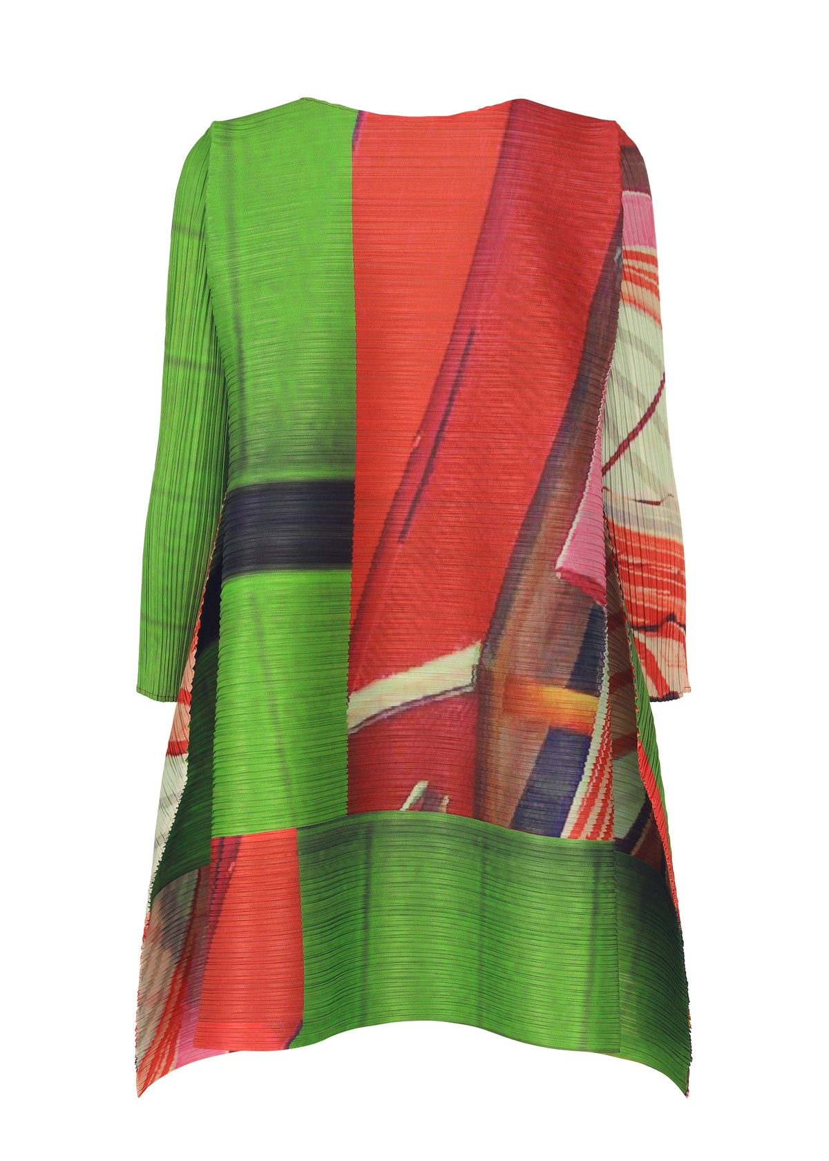 A detail shot of the PLEATS PLEASE ISSEY MIYAKE CITY COLLAGE prêt à porter.