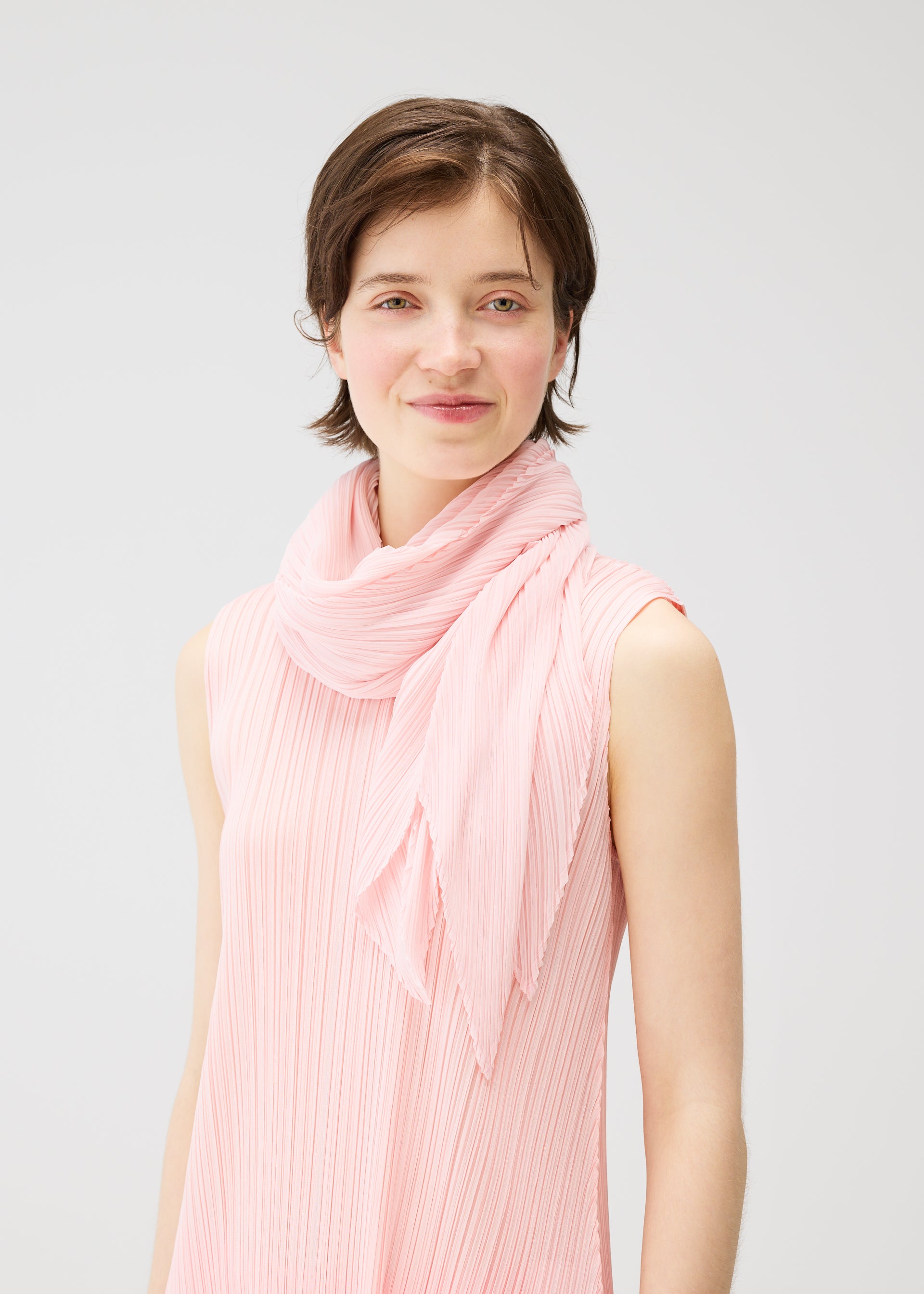 MONTHLY SCARF MARCH Stole Light Pink – ISSEY MIYAKE EU