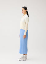 A model wears the PLEATS PLEASE ISSEY MIYAKE MONTHLY COLORS : AUGUST monthly-colors-august-blouson-charcoal.
