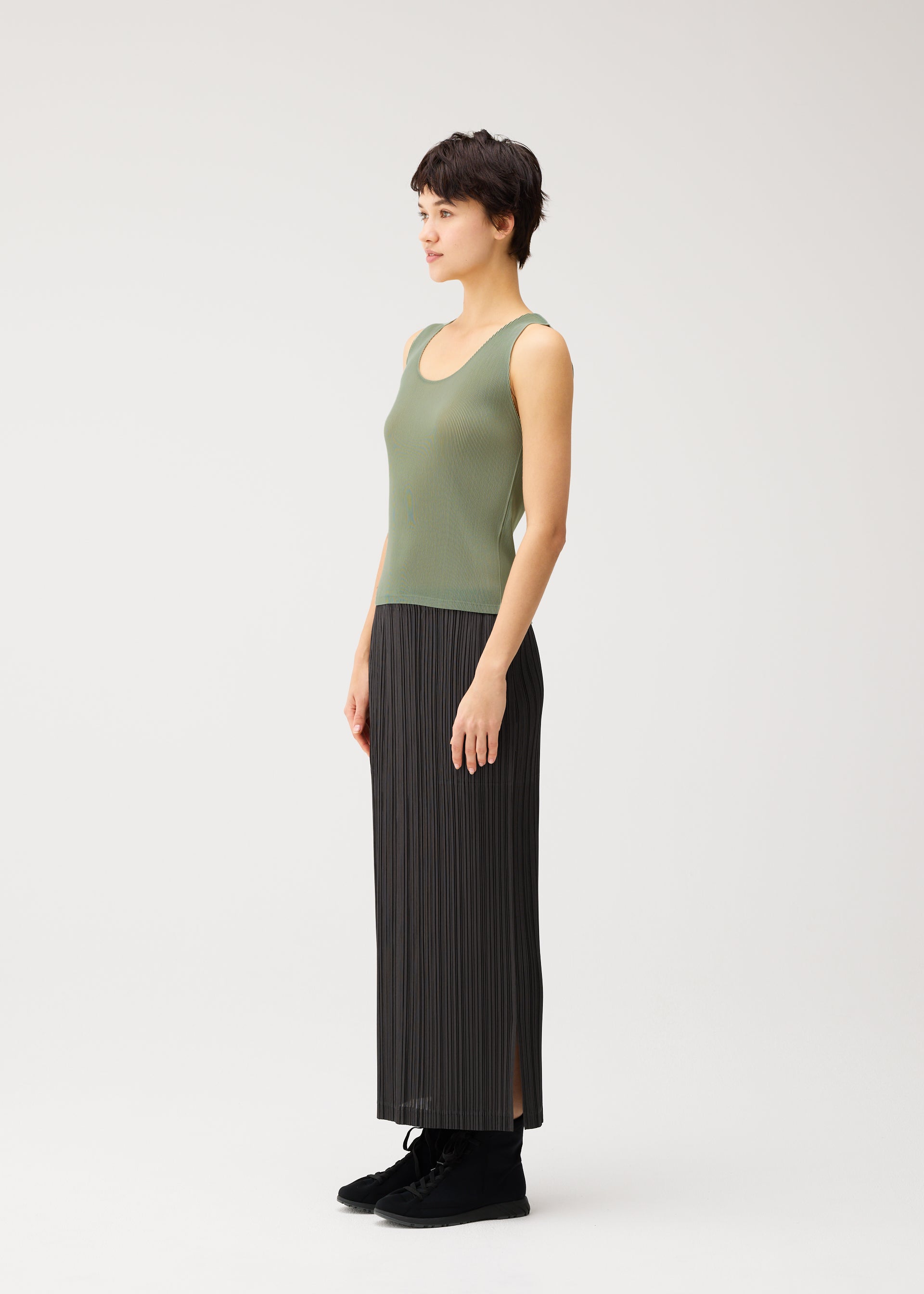 miyuki38 THICKER BOTTOMS 2 Skirt Navy – ISSEY MIYAKE EU