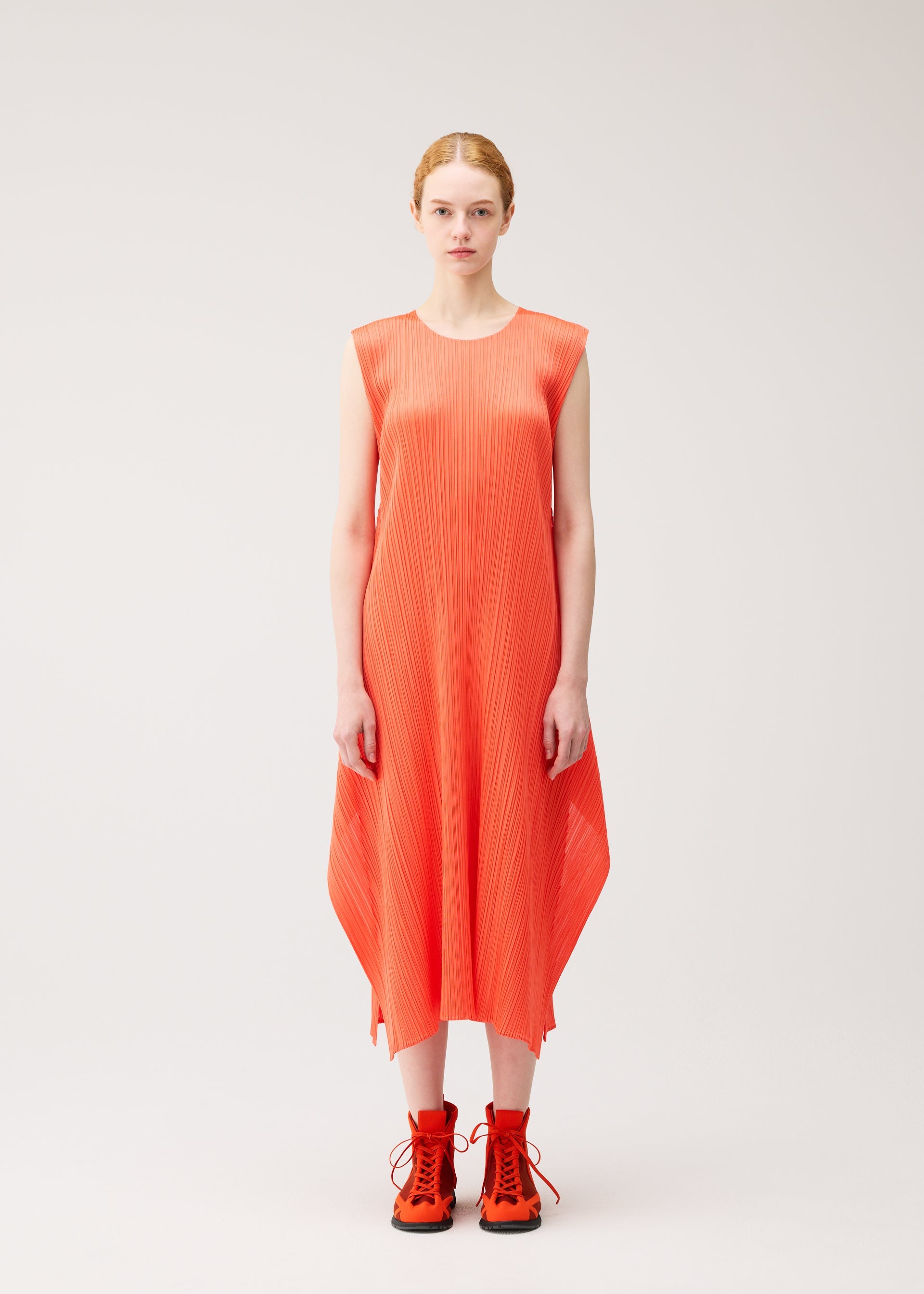 MONTHLY COLORS : SEPTEMBER Dress Black – ISSEY MIYAKE EU
