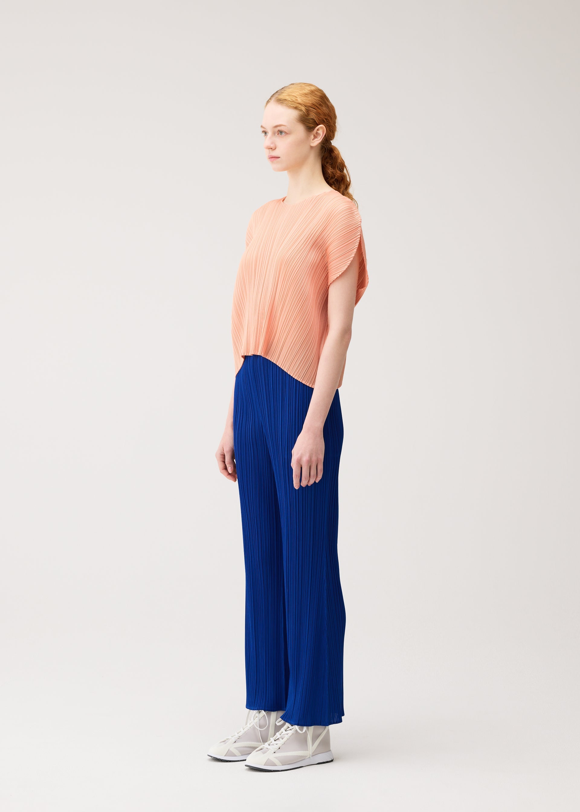 MONTHLY COLORS : JULY Shirt Pale Yellow – ISSEY MIYAKE EU
