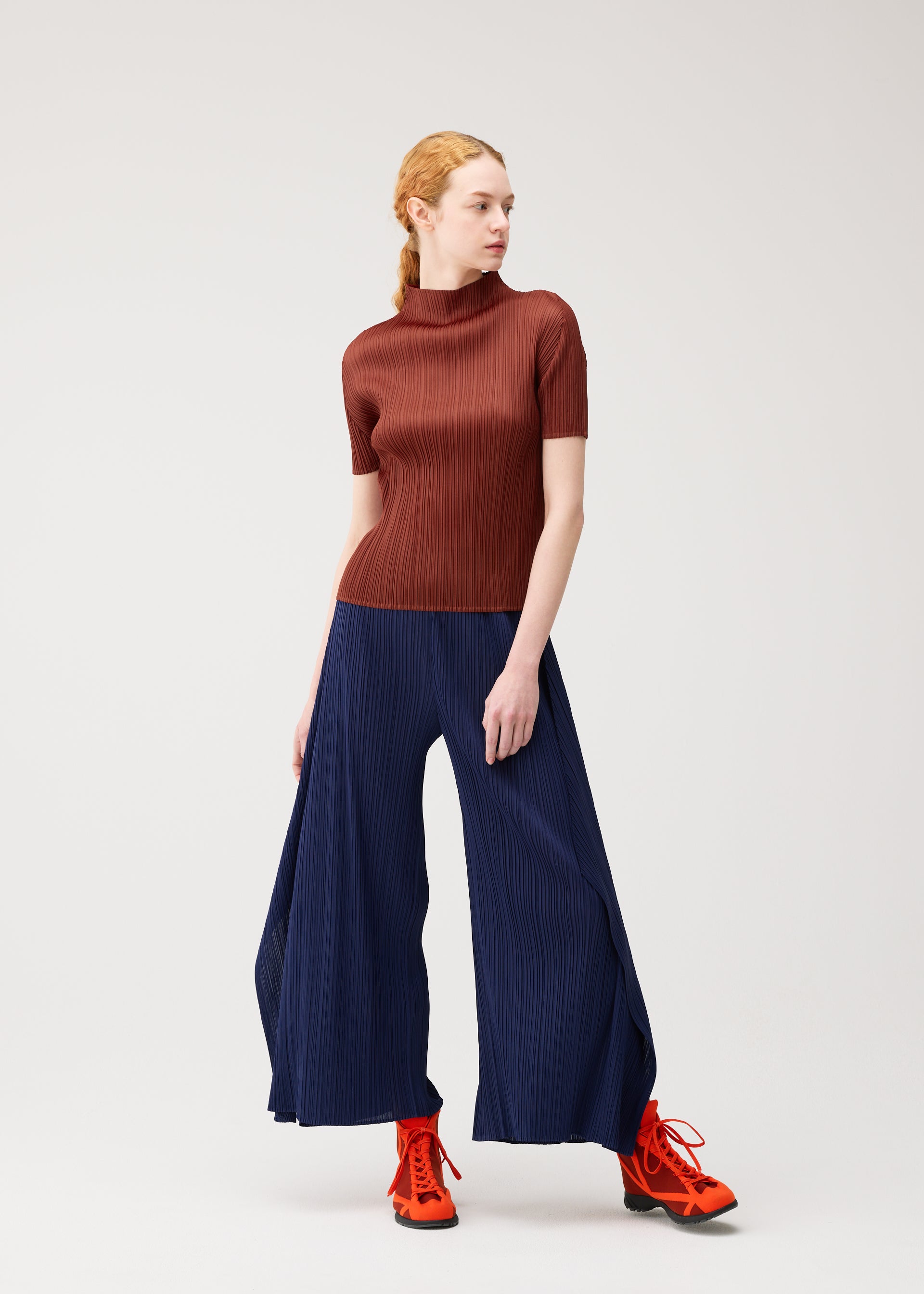 MONTHLY COLORS : SEPTEMBER Shirt Navy Blue – ISSEY MIYAKE EU