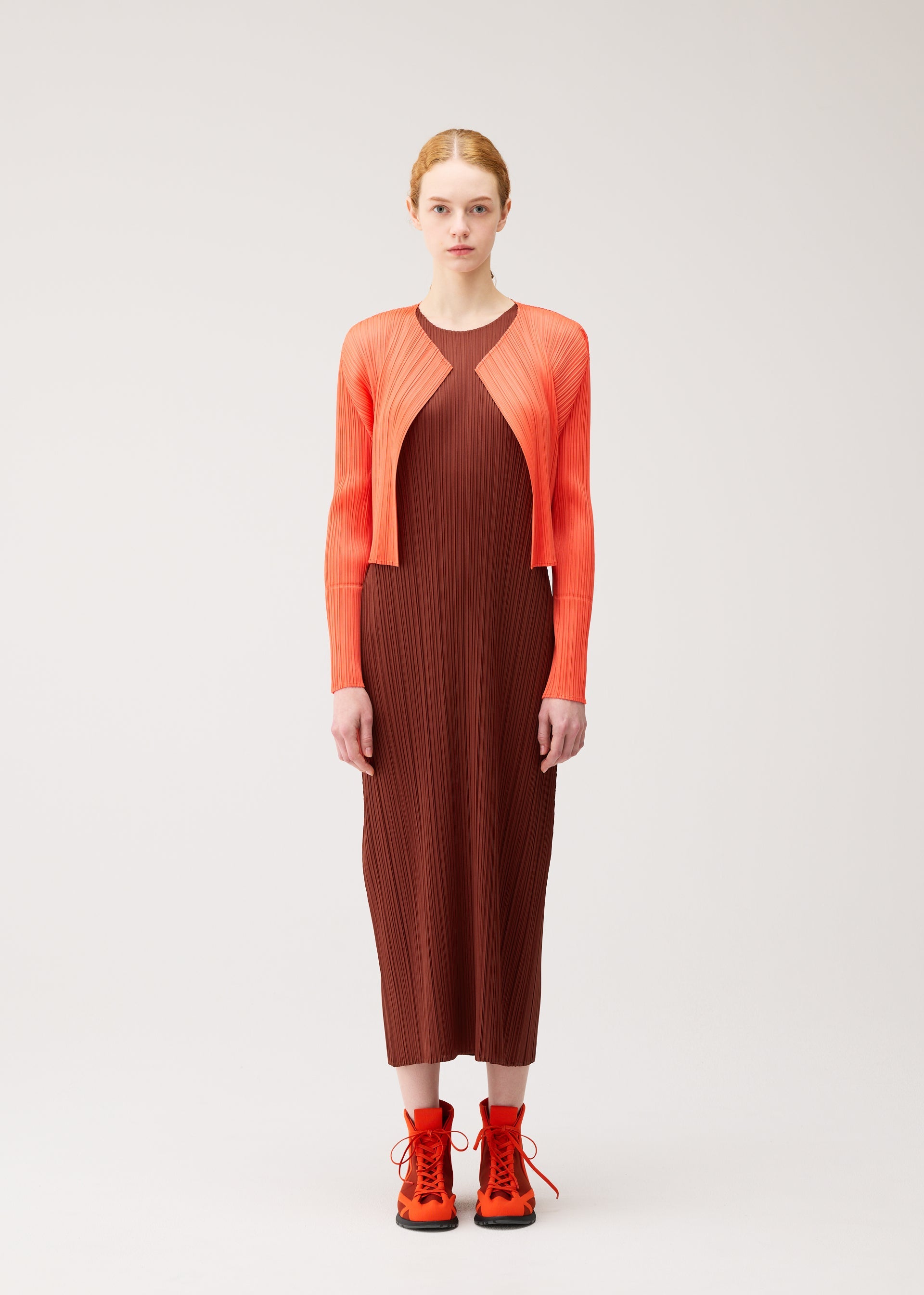 MONTHLY COLORS : SEPTEMBER Cardigan Red Brown – ISSEY MIYAKE EU