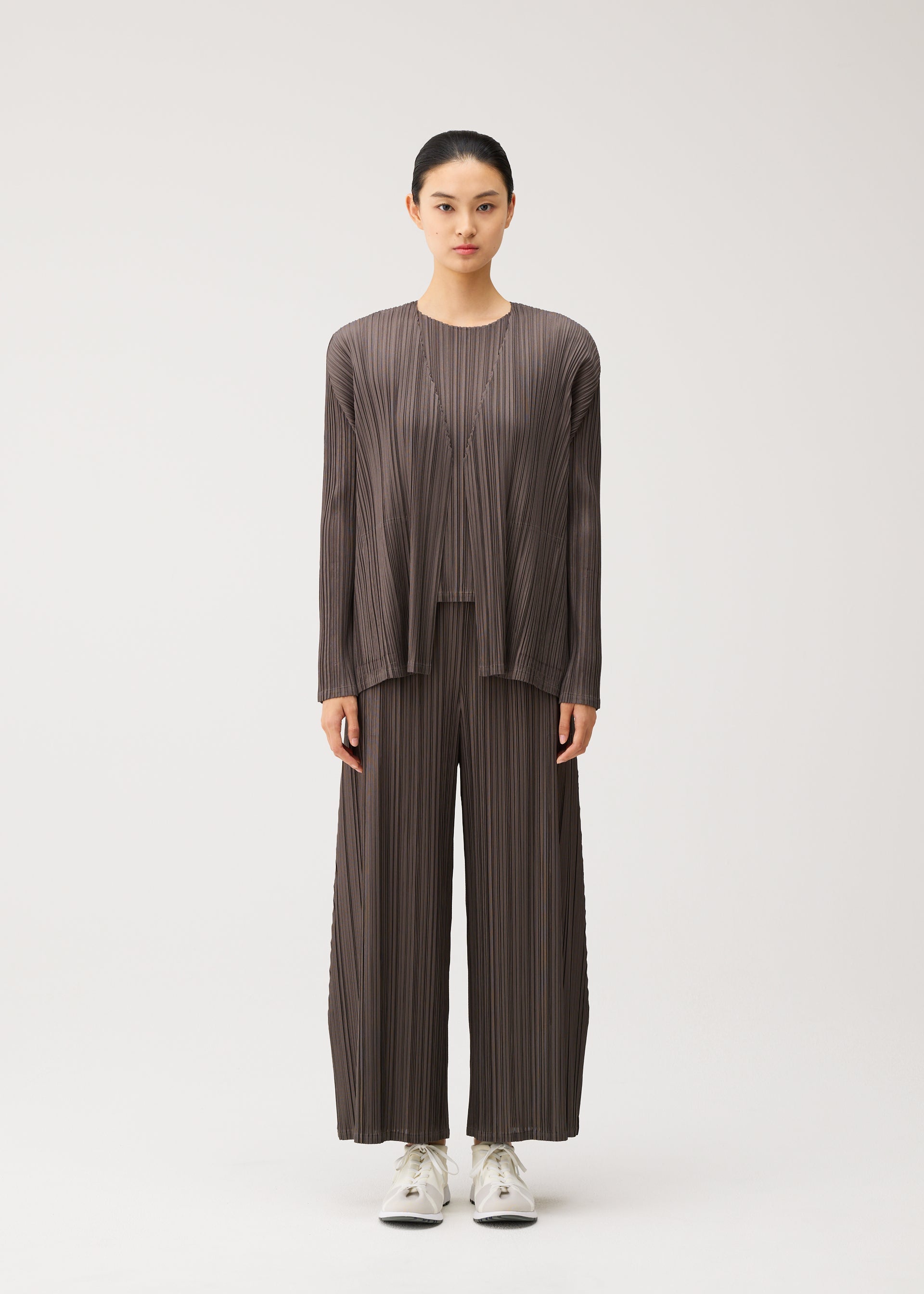MELLOW PLEATS Cardigan Cerulean Blue – ISSEY MIYAKE EU